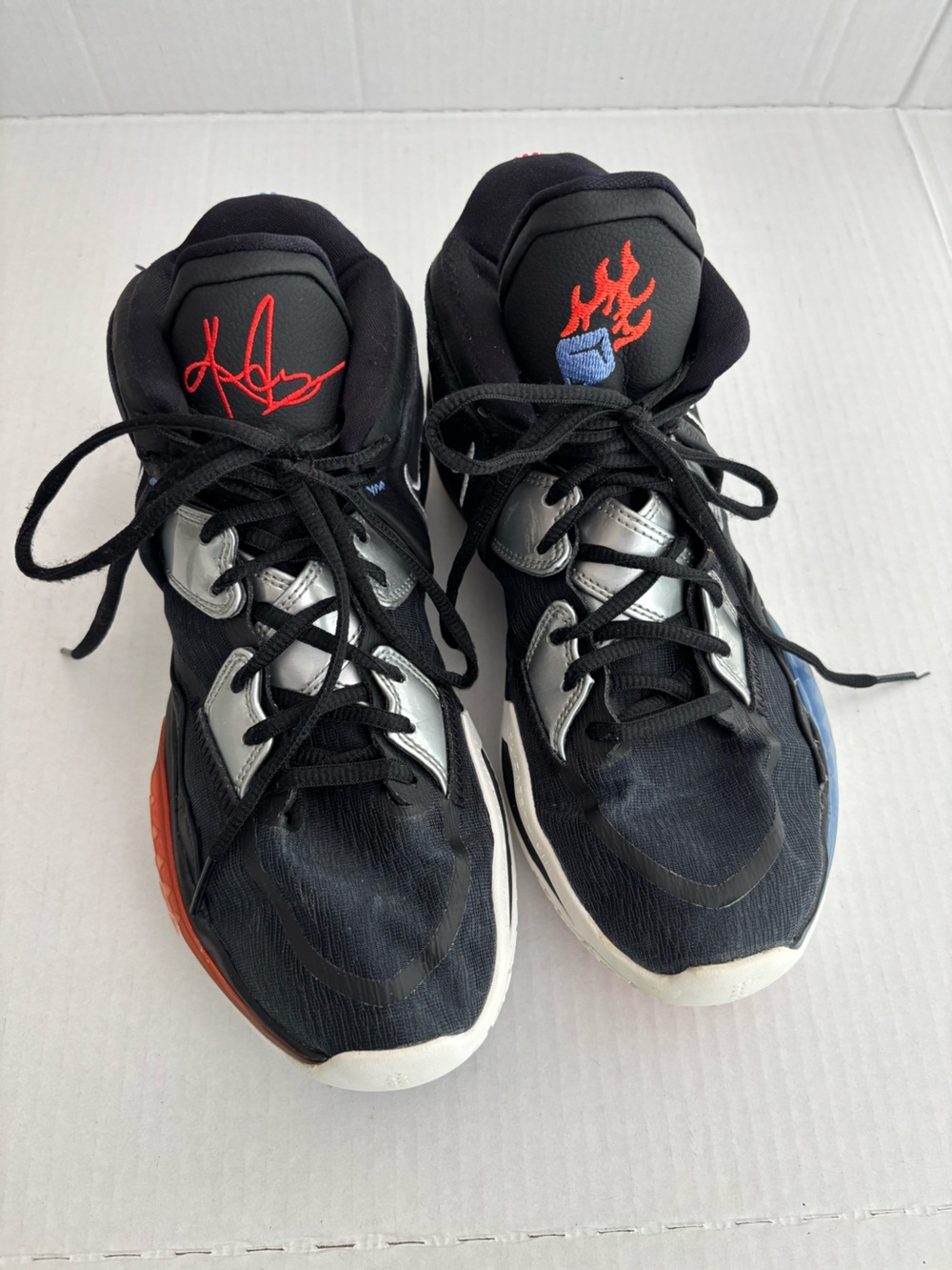 Nike Kyrie Infinity Fire and Ice Special Edition Basketball Shoes Size 9 Rare